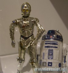 C-3PO et R2-D2 dans les coursives du Tantive IV